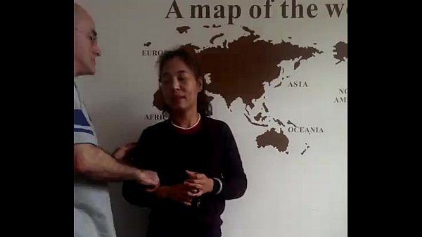 Pria Amerika Dan Istri Tionghoa Mesra Dengan Pemuda Lokal Di Dongguan