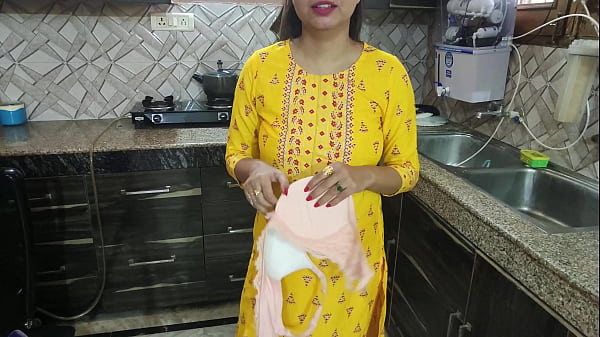 Desi Bhabhi Bartan Dhote Hue Kitchen Mein Thi Jab Uske Devar Ne Aake Kaha, “bhabhi, Aapka Rasila Chut Chahiye, De Sakti Ho?”