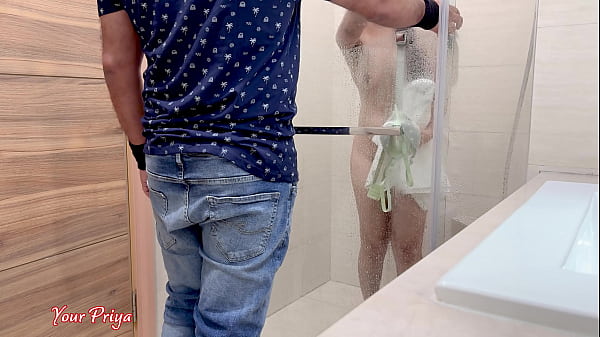 Ibu Tiri Panas Bercinta Usai Mandi Di Kamar Mandi Video Seks Dengan Suara Hindi