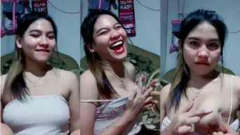 Abell Makin Ganas Saat Pamer Payudara Di Depan Kamera