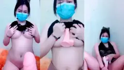 Cici Molly Menggoyang Mango Dildo Jepit Toge