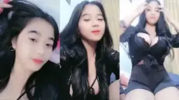 Cindo Toge Menggoda Dengan Lingerie Hitam Panas Di Live Streaming