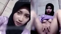 Gadis Berhijab Masturbasi Di Ome Tv