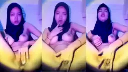 Montok Berhijab Mengocok Memek