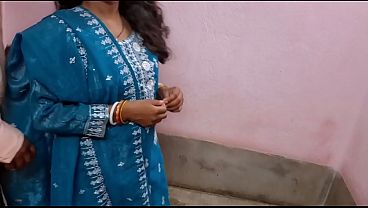 Desi Pembantu India Panas Dihukum, Ngentot Kasar Pertama Kali, Memek Pembantu Desi Sempit Digenjot Habis
