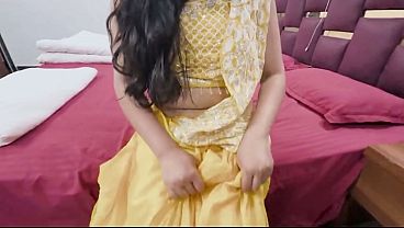 Bhabhi Bas Gili Chut Dikha Ke Devar Ke Gusse Ko Shant Kiya