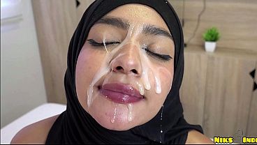 Ngentot Ngenyangin Cewek Hijab Muda Sampai Tumpahin Air Mani
