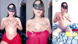 Miss Sunflo Pamer Dada Montok Basah Kena Air