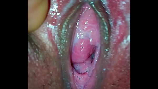 Bini Main Kontol Gede, Suami Colok Memek Desi, Crot Di Dalem.