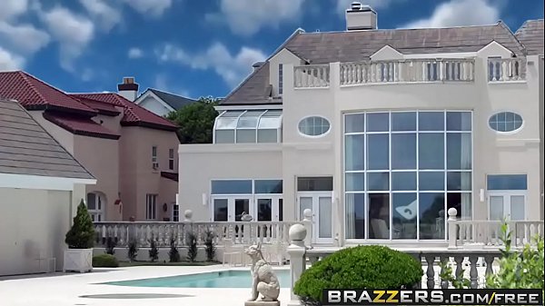 Film Bokep Panas Brazzers – Pantat Gede Doi Suka Yang Besar – Dua Kontol Masuk Sekaligus…dan Di Bolong Belakang, Dibintangi Angelina Valentin