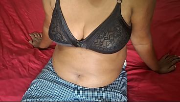 Pembantu Bersih-bersih, Kakak Lagi Horny Di Kamar, Bikin Makin Panas