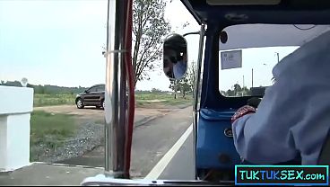 Ibu-ibu Thailand Nakal Di Jalanan Digodain Dan Dibawa Muter-muter Buat Mainan.