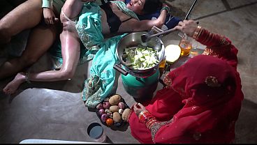 Ibu Tiri Dapur Xxx, Resep Rahasia Di Dapur India, Pelukan Panas Ibu Tiri Desi Dalam Bahasa Hindi, Ibu Tiri Desi Yang Bikin Ngilu.