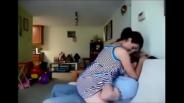 Tonton Cewek India Seksi Digebukin Di Kamar, Video Amatir Bikin Ngilu!