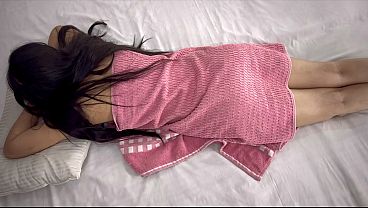 Bule Nri Digerayang Bokong Sama Pelayan, Langsung Ditindik Pussy Montok.