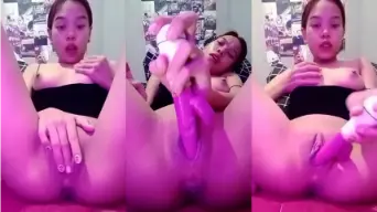 Anggi Mesum Colokin Dildo Ke Semua Lubang Sambil Meraung Kenikmatan