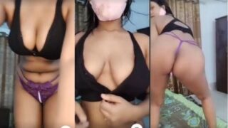 Ini Cewek Desi Bugil Goyang Erotis Demi Menangin Game Online.
