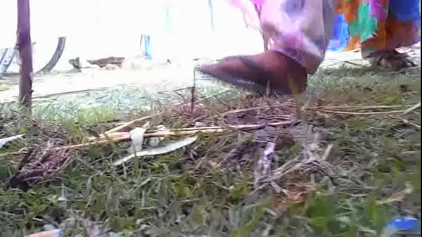 Desi Pipis Di Depan Mata, Basah Kuyup Bikin Nafsu Menggebu