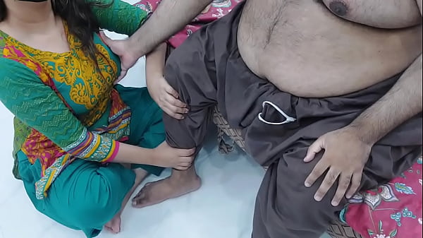 Anak Tiri India Lagi Pijit Kaki Gue Sambil Gue Pegang Toketnya, Langsung Panas, Audio Hindi Kotor Jelas Banget.