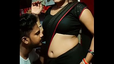 Desi Bhabhi Saree Pusat Perut Romansa Basah Kering