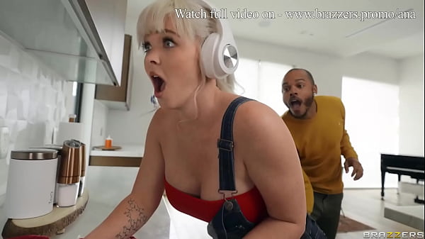 Nonton Langsung Bokep Pacarku Yang Montok Dicocol Dari Belakang! – Kay Carter, Delilah Day / Brazzers, Full Video Di Www.brazzers.promo/ana