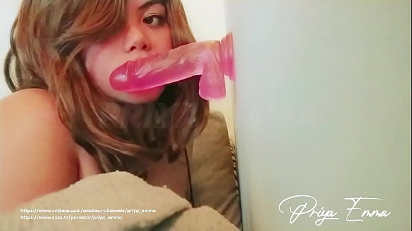 Priya Emma Si Cewek Arab-india Paling Hot, Nge-dildo Pake Mulut Sampai Basah Kelihatan Banget