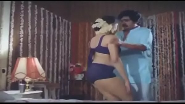 Cewek India Bikin Kelojotan, Bibir Merah Ngegoda, Badan Melengkung Siap Digoyang