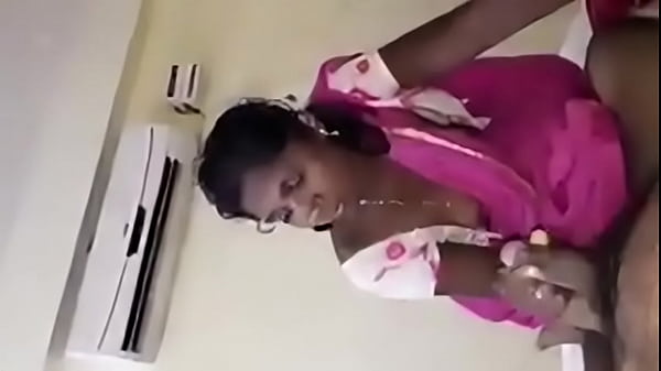 Desi Aunty Lagi Ngeblow Dengan Nafsu, Bibir Basah Ngehisap Kontol Sampai Keluar Air Mani