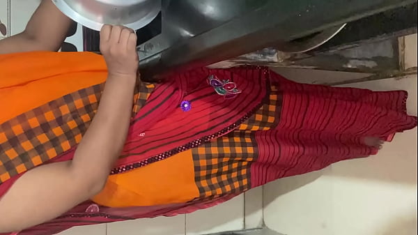 Bhabhi Ko Devar Ne Daba Ke Kitchen Se Bedroom Me Ghaseet Ke Choda, Viral Mms, Hindi Voice Mein Sexy Aah