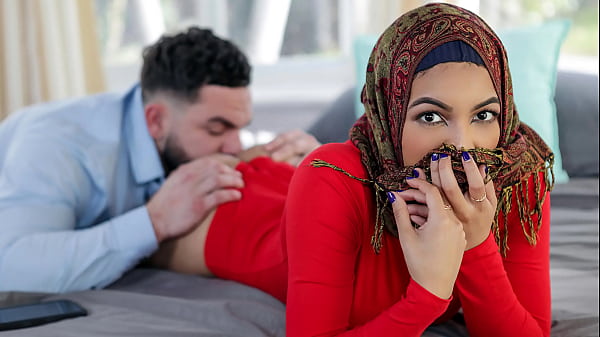 Kakak Tiri Mau Ngajarin Adik Tiri Berhijab Beberapa Trik Nakal Sebelum Nikah – Hijabpanas