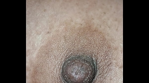 Desi Cewek Montok, Pentilnya Keliatan Jelas Deket Banget.