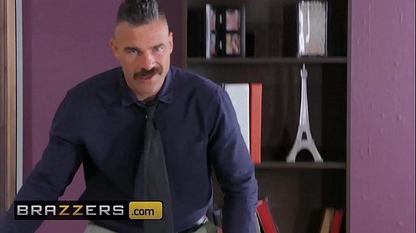 Bosok Gede Di Kantor – (monique Alexander, Charles Dera) – Bos Dikendaliin Dari Jauh – Brazzers, Ngewe Panas Di Meja Kerja.